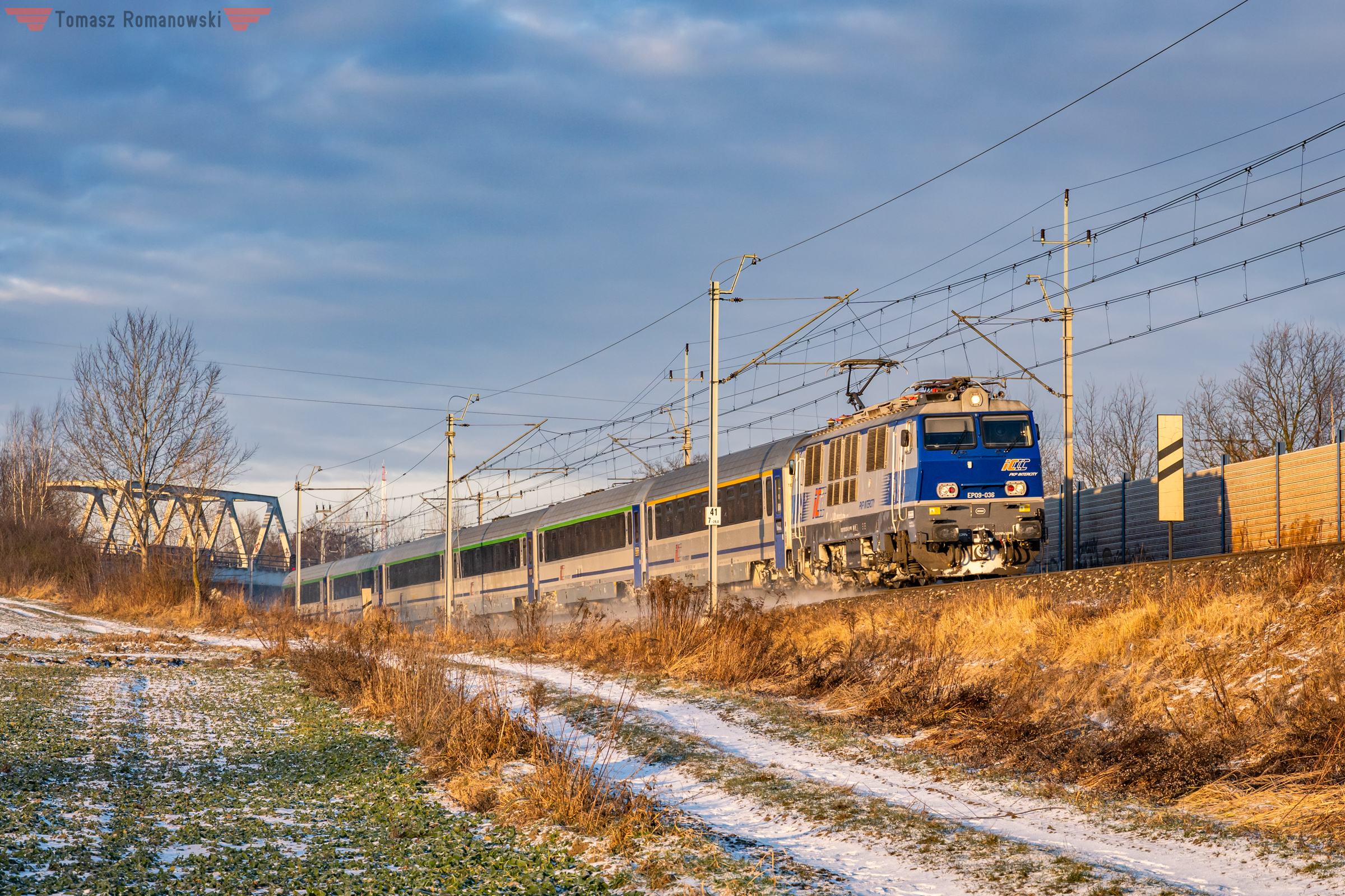 EP09 w porannym słońcu