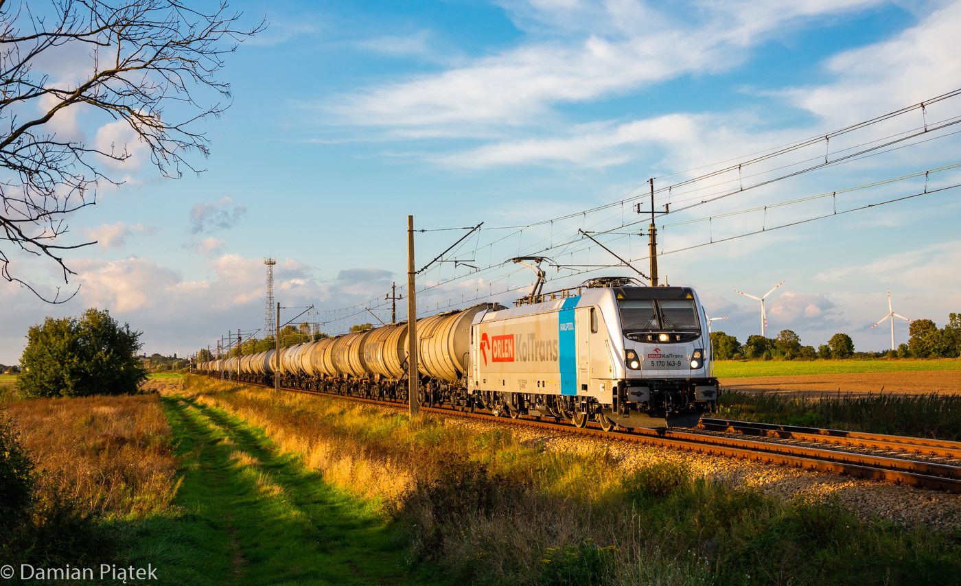 DC3 w złotej godzinie