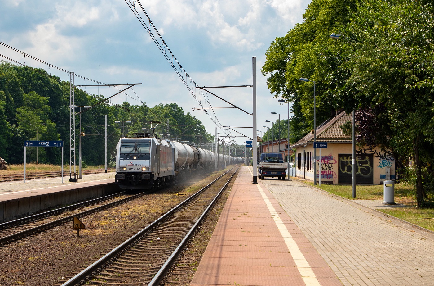 Piaskowanie w peronach