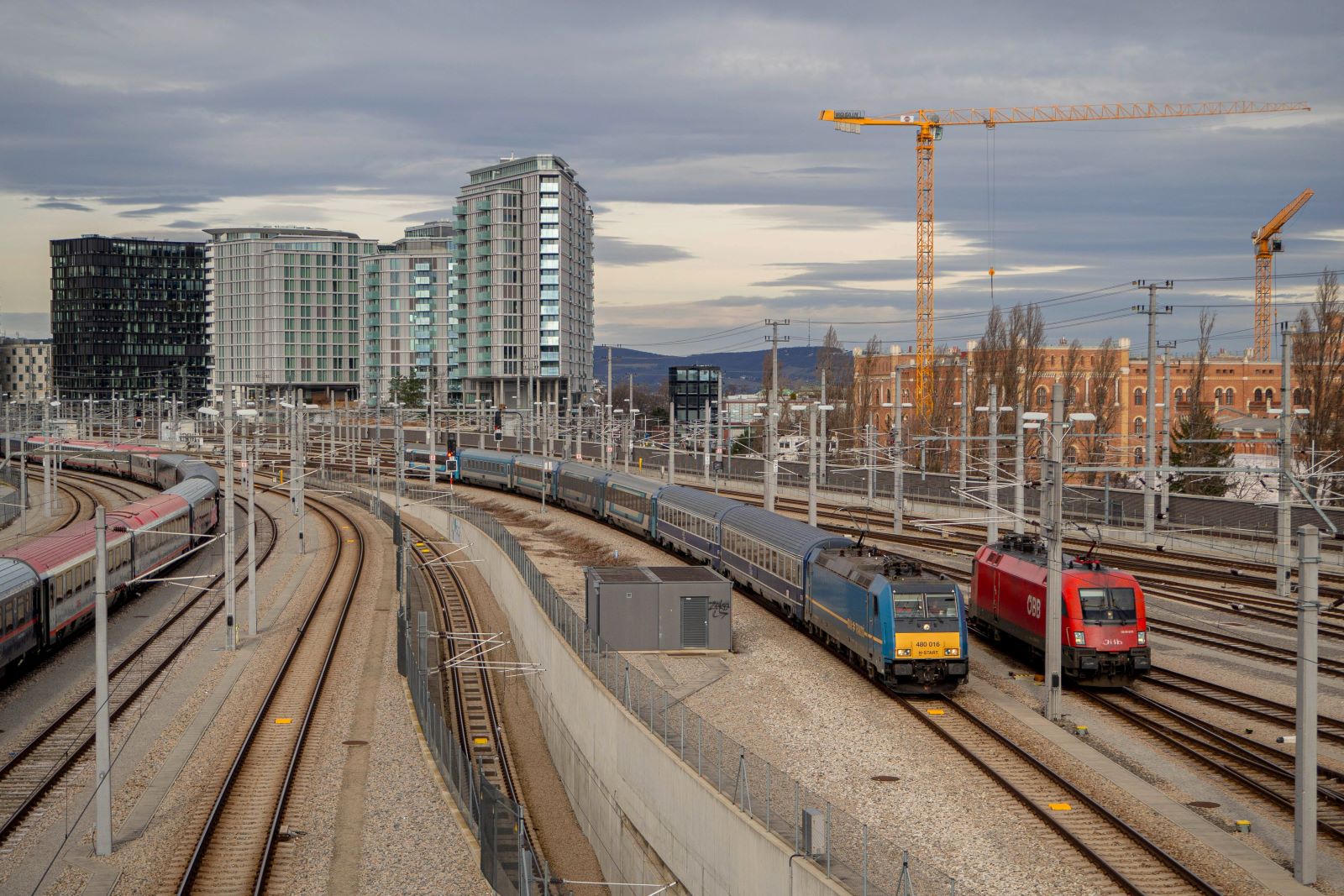 Manewry obok pośpiecha po Austriacku