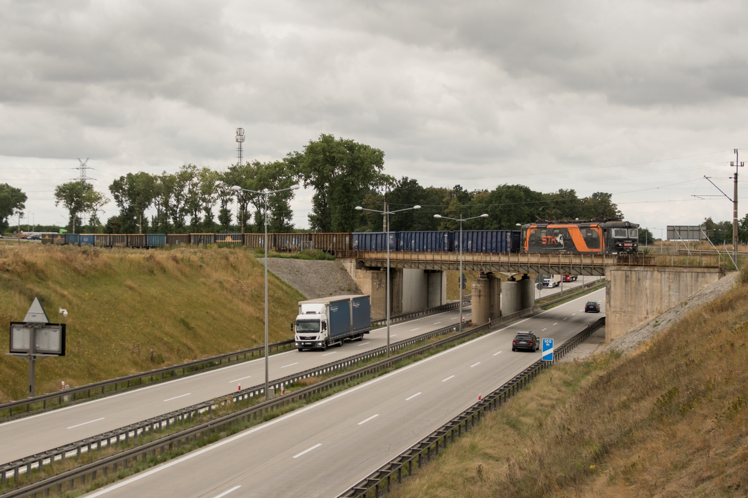 Skoda nad autostradą