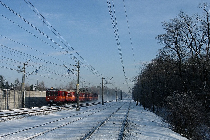 Kibelek w zimowej scenerii.