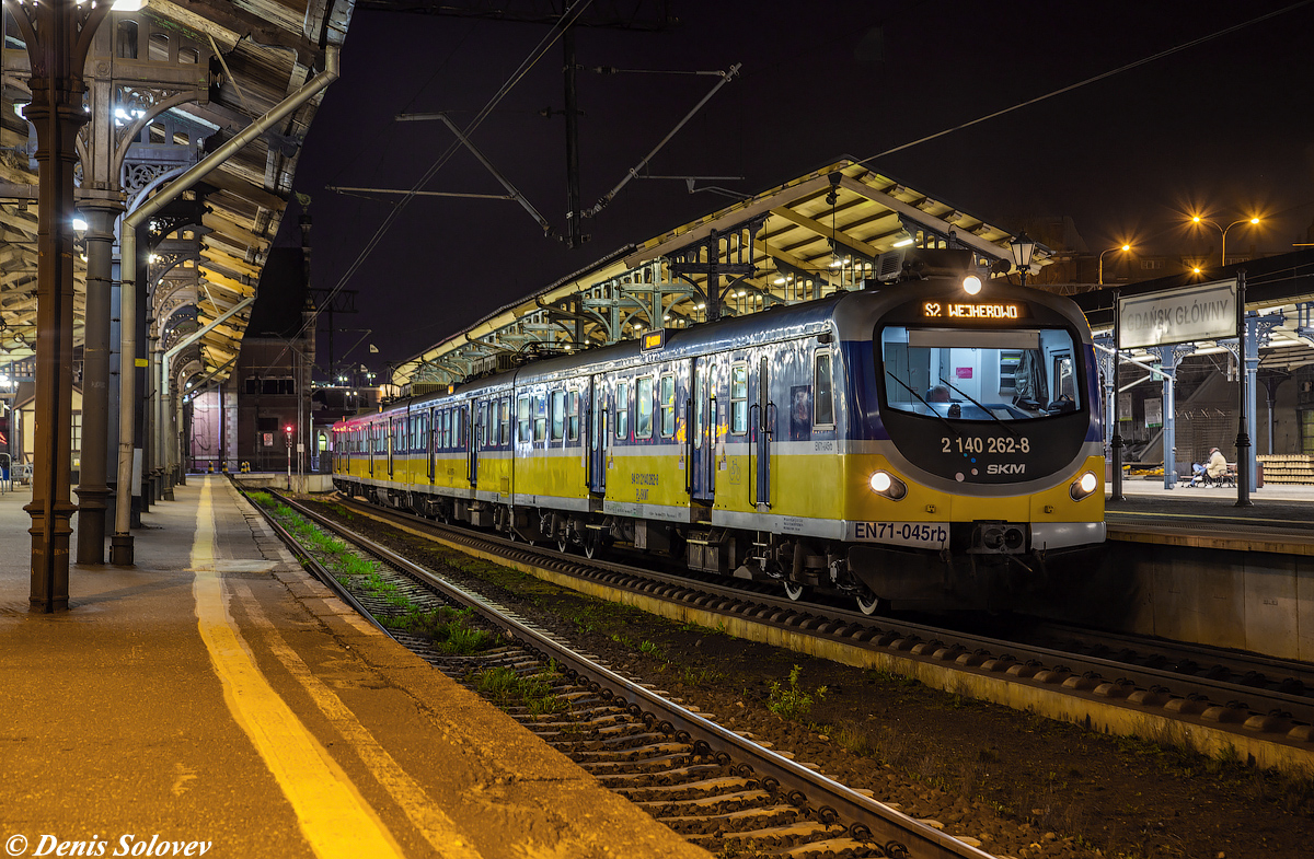 SKM EN71-045 na stację Gdańsk Główny