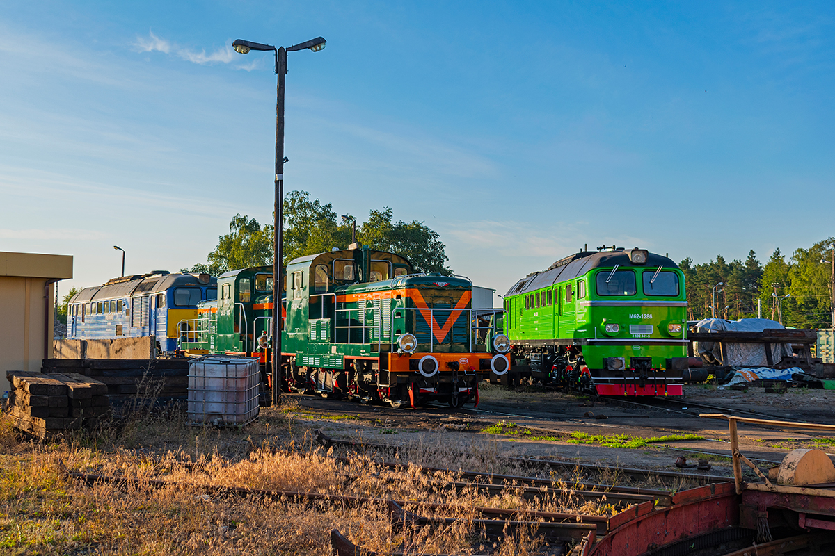 Wschód słońca na szopie