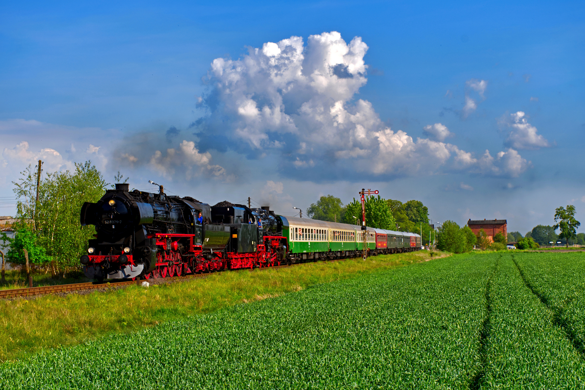 Wyjazd 52 8079-7 i 41 1144-9 z Tuchorzy