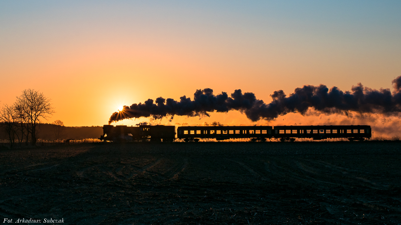 Parowóz o poranku