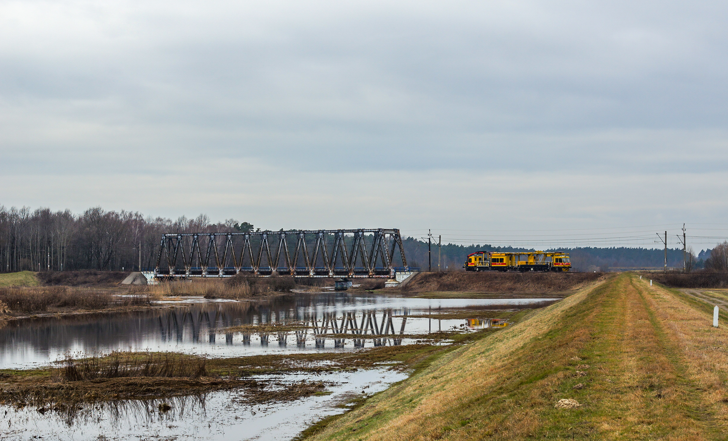 Techniczny nad rozlewiskiem