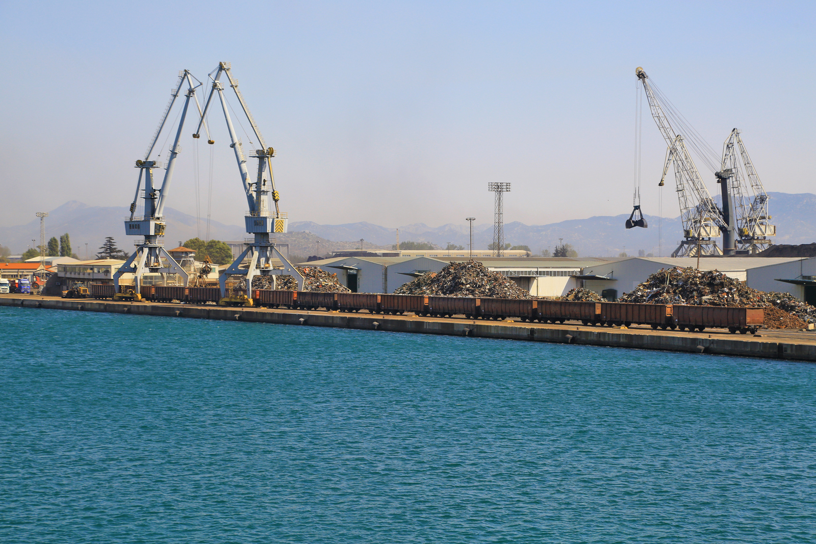 Nabrzeże portu w Ploče