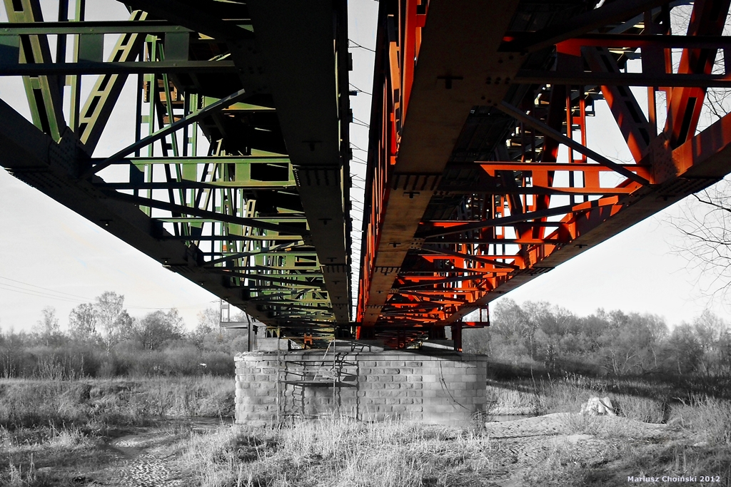 Po którym torze jedzie pociąg?