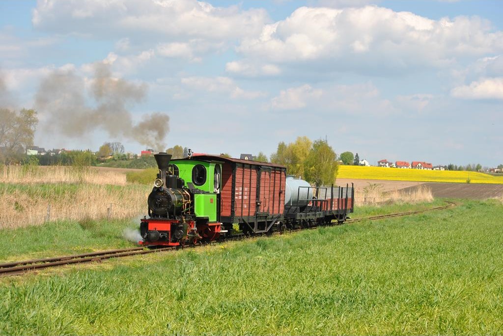 O&K 7697 z pociągiem towarowym