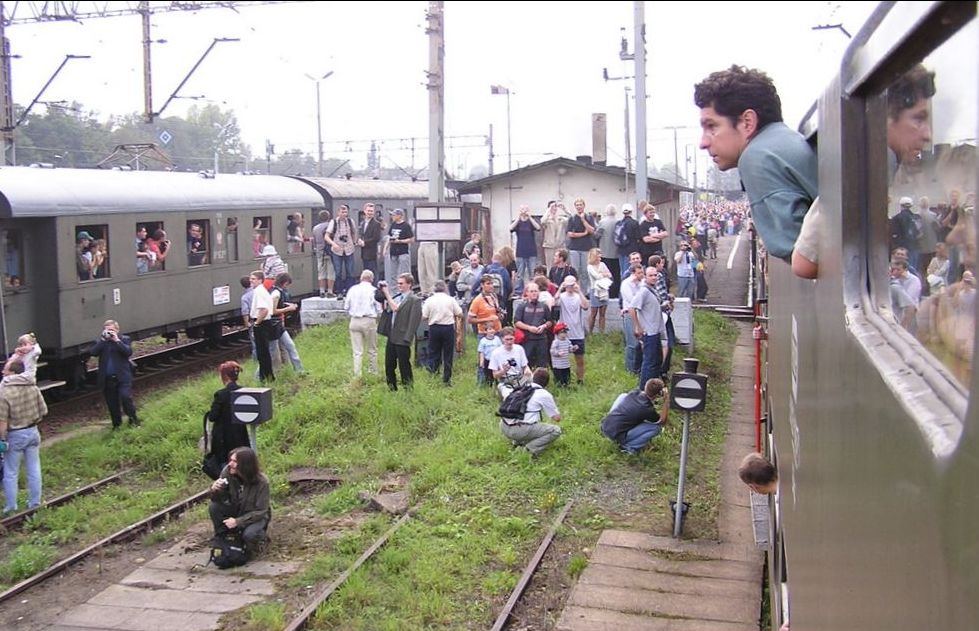 Równoległy wjazd składów retro#3