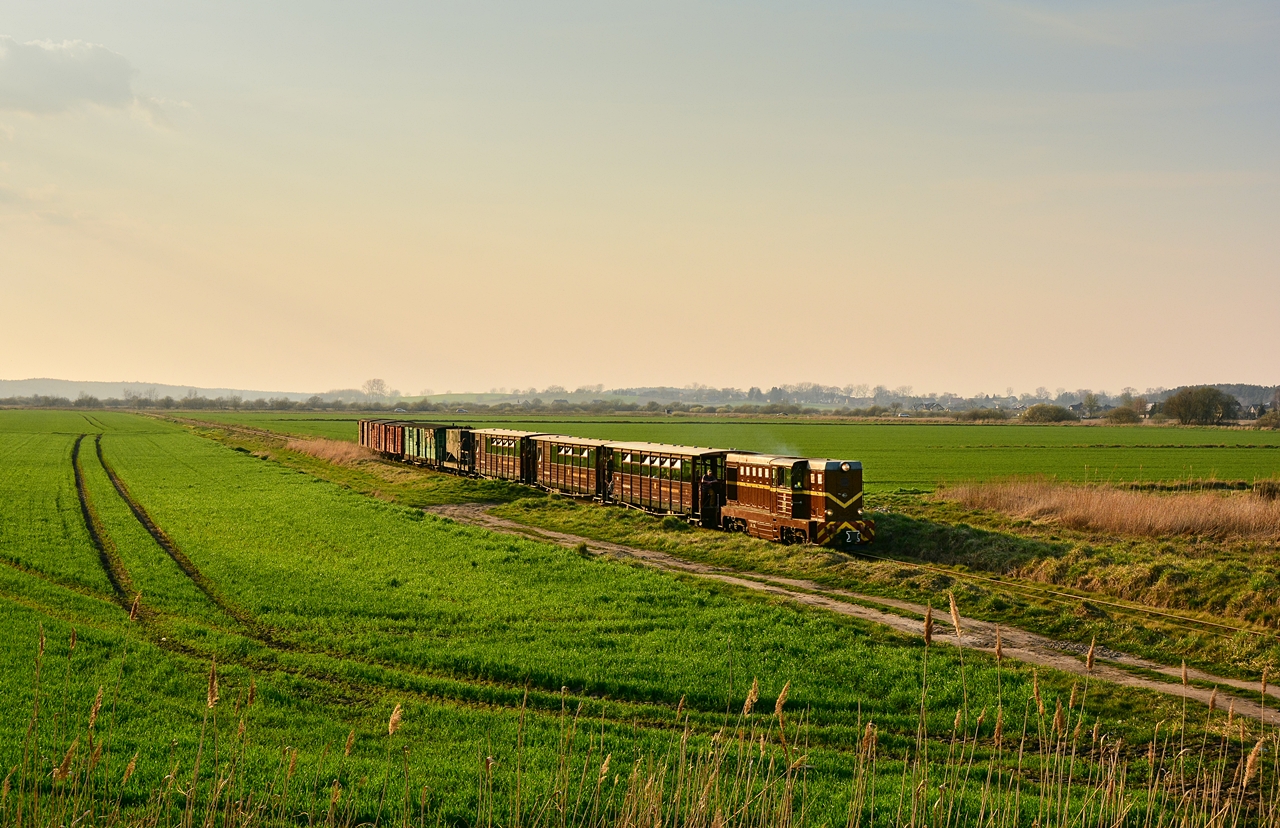 "Nadmorska wiosna na wąskich torach"
