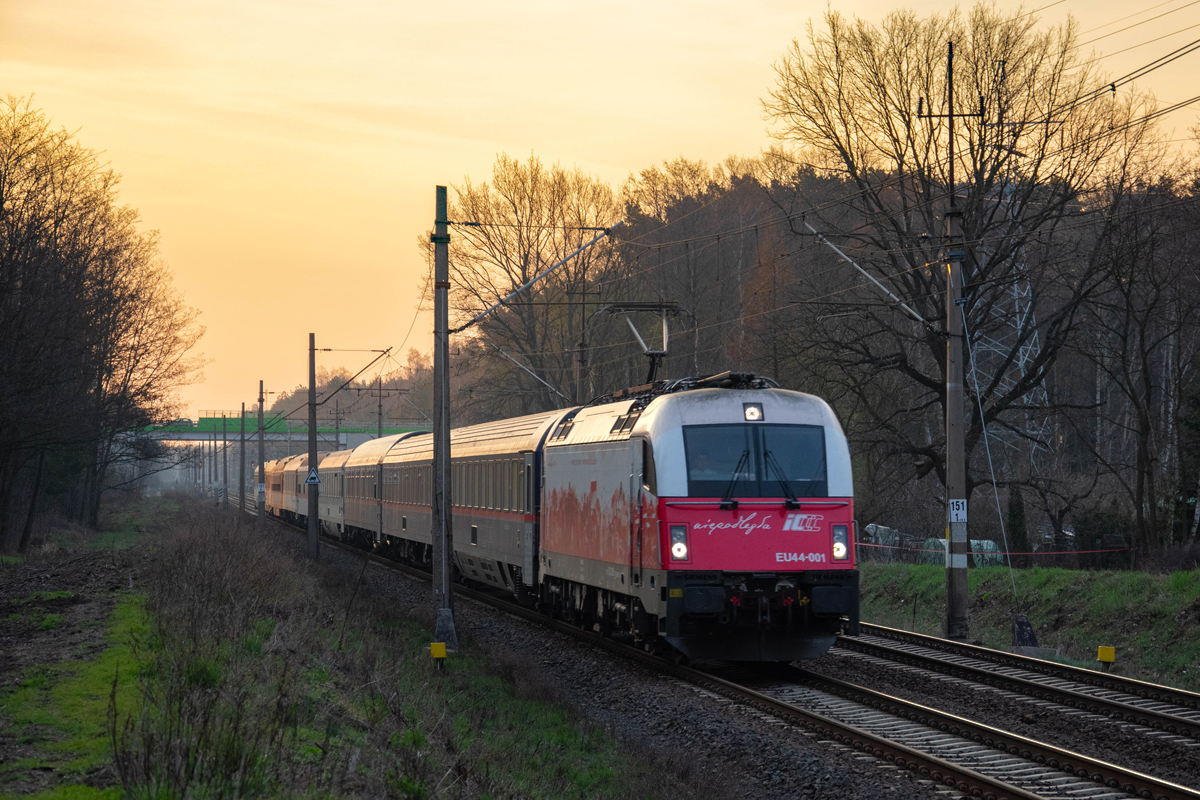 Wschód słońca nad NightJetem