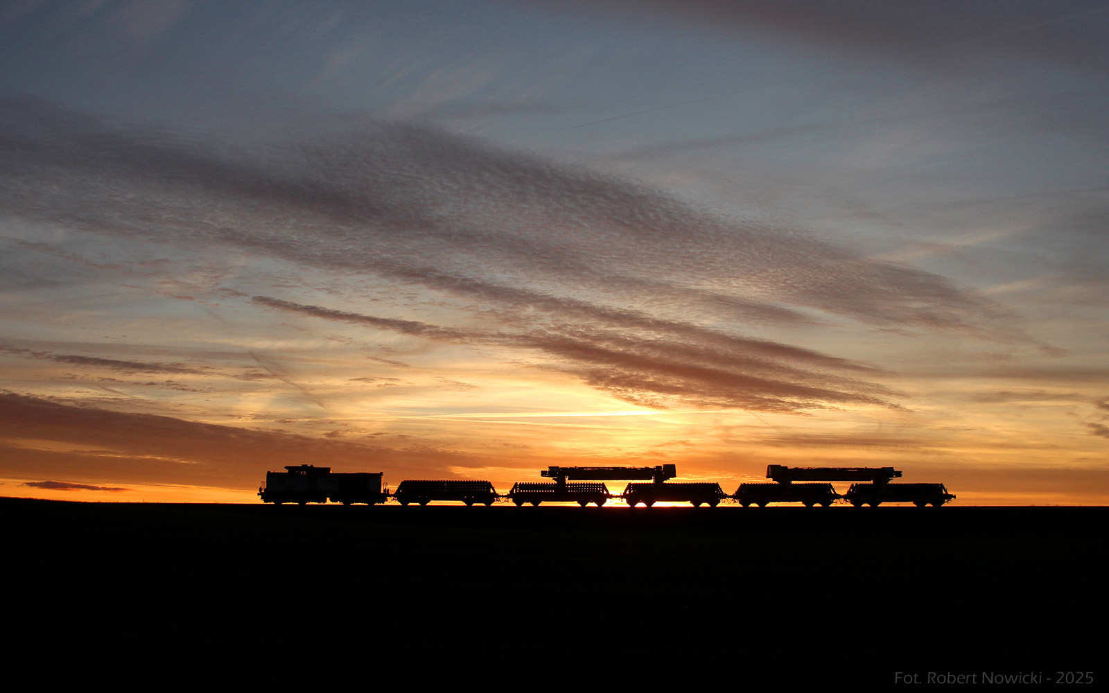 Z Wałcza o zachodzie..