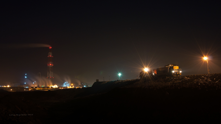 HML w nocnej Scenerii