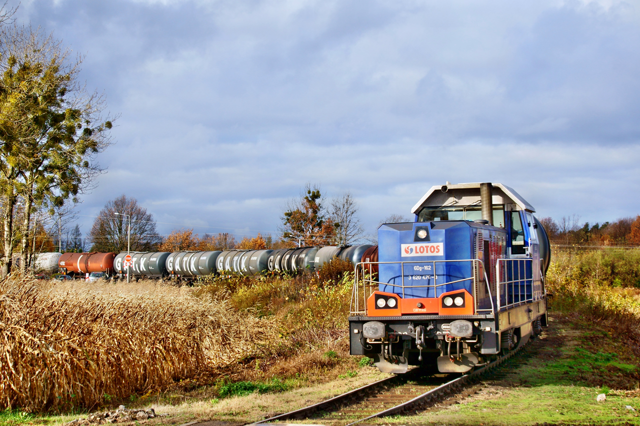 Puste beczki jadą z górki ... w listpadowym słonku ... :)
